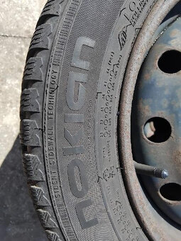 Pneu zimní Nokian 185/60 R 15 - 3