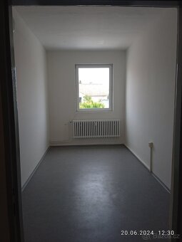 Pronájem skladů a kanceláří - 3