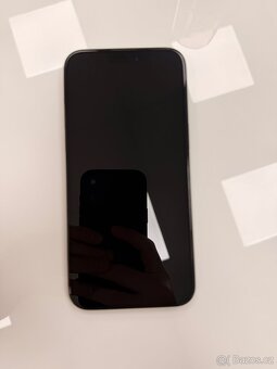 Apple iPhone 15 Pro Max, 512GB černý titan - 3