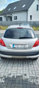 Peugeot 207 - 3