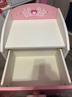Krásný dívčí stolek - 3