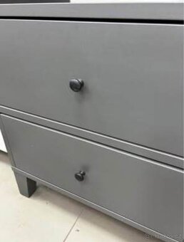 Šedá skříň ikea - 3