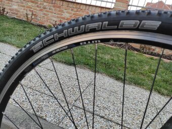 Trekingové kolo FELT - 3