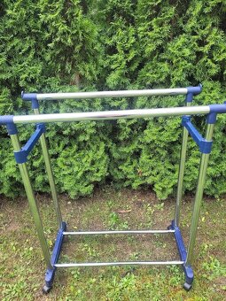 Věšák stojanový - 3