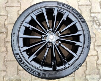 Alu kola originál Škoda Superb III 5x112 R19 Trinity - 3