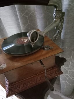 Gramofon s troubou - 3