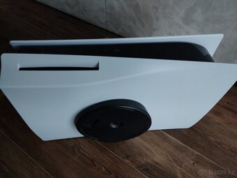 Playstation 5 s mechanikou - 3