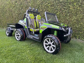 Dvoumístné dětské elektrické vozítko italské firmy Peg-Péreg - 3