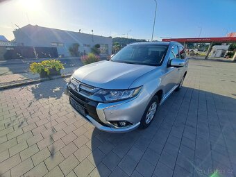 Mitsubishi Outlander 2.0 PHEV, jen 37 t. KM Hybrid. - 3