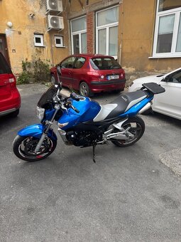 Suzuki gsr 600 - 3