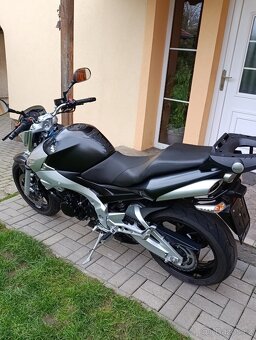 Suzuki GSR 600 - 3