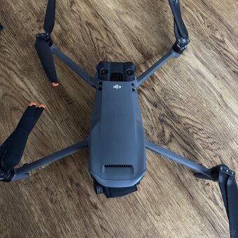 Dji Mavic 3 PRO - RC Pro + 2x baterie - 3