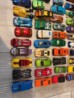 Hot Wheels - 3