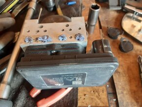 ABS peugeot 301 ATE orig.9804162080 - 3