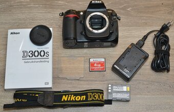 Nikon D300S DX 12.3 MPixJPEG+RAWHDV60000 Exp. - 3