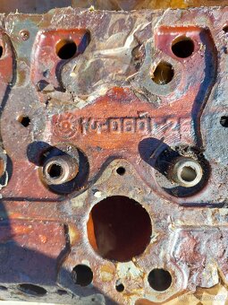 Hlava motora DT75 - 3