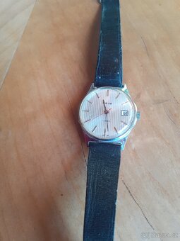 Retro hodinky prim pyžamo - 3