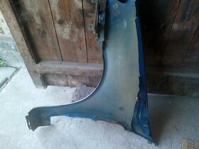 Fiat Punto 1,2 rok výroby 2000 - pravý přední blatník - 3