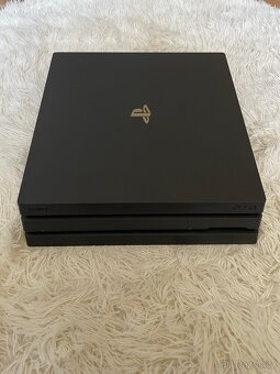 PlayStation 4 PRO 1TB - 3