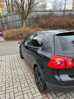 prodám golf 5 2.0tdi 103kw stk jeste 7 měsíců 253000km - 3