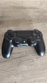 PlayStation 4 (PS4) - 3