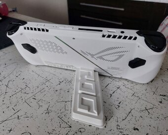 Asus ROG Ally Z1 Extreme - 3