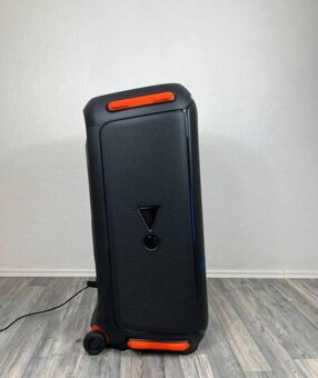 JBL 710 - 3