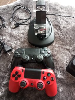 PS4 Slim 500Gb,2x Dualshock plus nabíjecí stanice - 3