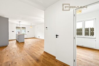 Prodej nadstandardního bytu 2kk + pracovna s parkovacím míst - 3