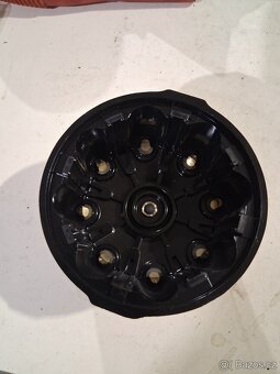 Víko rozdělovače USA V8 - 3