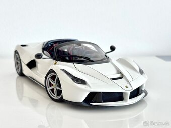 Ferrari LaFerrari Aperta - BBR 1:18 - 3