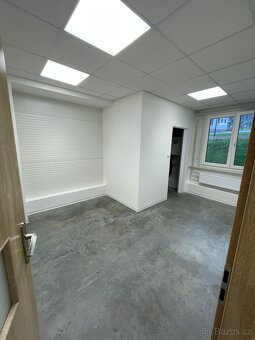 Hala včetně administrativy. - 3