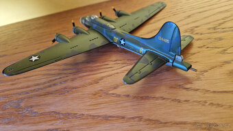 Model letadla B-17F Memphis Belle - Atlas - 3