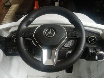 DĚTSKÉ AUTÍČKO MERCEDES - 3