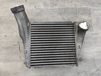 L CELOHLINIKOVY ORIG INTERCOOLER PORSCHE CAYENNE TURBO S 9PA - 3