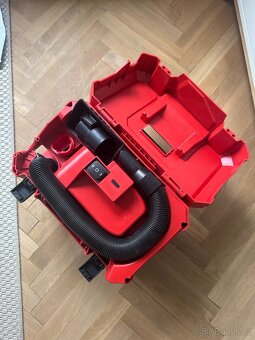 Vysavač Milwaukee M12 FVCL - zánovní - 3