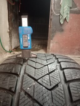 235/40/19 - 3