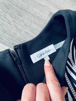 Pouzdrové šaty Calvin Klein - 3