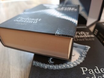 Padesát odstínů šedi - temnoty - svobody + Grey 4 KNIHY - 3