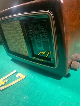 Vintage bakelitové rádio - 3