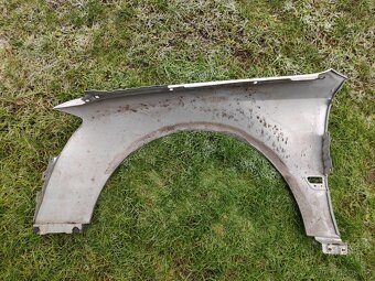 PRAVY PREDNI BLATNIK AUDI A8 D3 4E FACELIFT BARVA LY7W - 3