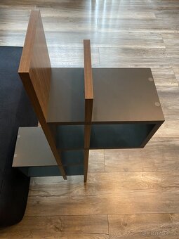 NÁSTĚNNÁ POLIČKA - 3