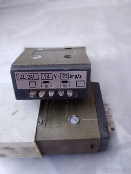 Prodám dvě elektrická počítadla s nulovanim - 3