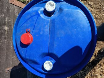 Plastové sudy 220 litrů - 3