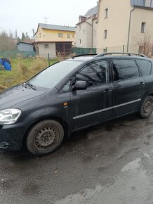 Toyota Avensis Verso r.v. 2003 benzín - 3