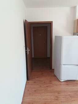 Pronájem zděného bytu 2+kk se zahrádkou v Hodoníně - 3