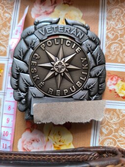 VELKÝ ODZNAK VETERÁN POLICIE S IDEN.ČÍSLEM POLICISTY - 3