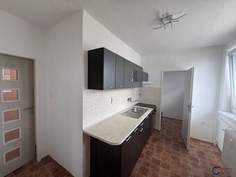 Pronájem bytu 3+1 s lodžií, Luže, ev.č. 00579 - 3