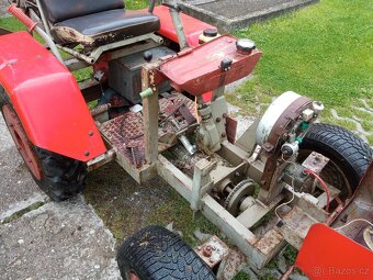 Zahradní traktor s vlečkou a pluhem - 3