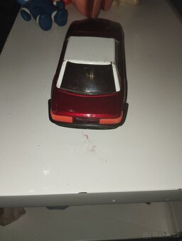 Staré hračky plechové auto - 3